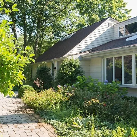2-Br Stylish Apt&Sauna in Woods. 24/7 check-in.